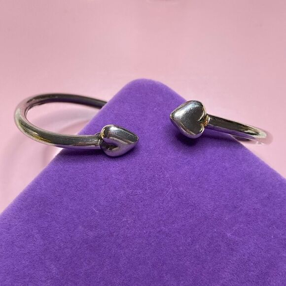 💛 Vintage 925 Heart Bypass Bangle Bracelet - Picture 1 of 6